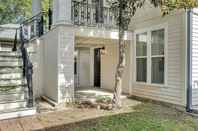 Maison et environs; vue, lumière naturelle