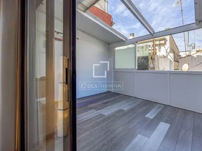 Terrazza; vista, pavimento in legno, luce naturale