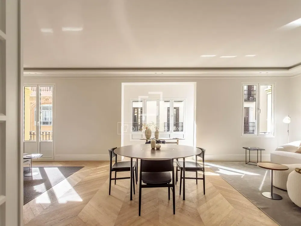 Wohnzimmer; tageslicht, holzboden, moderner stil