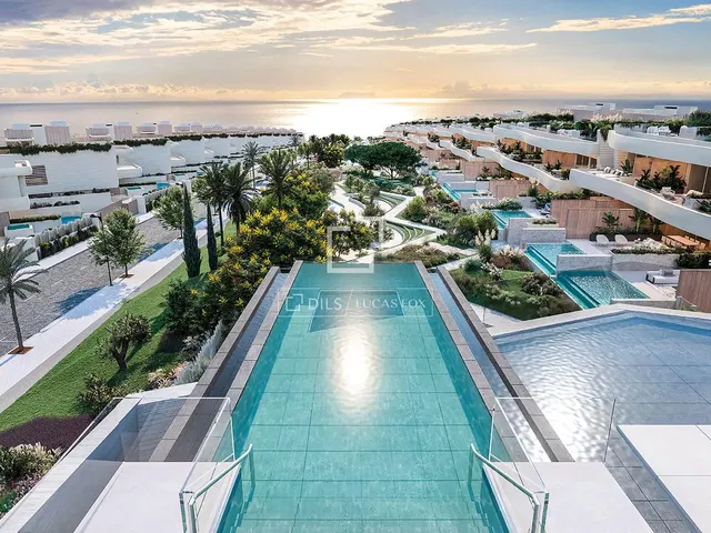 Dom i otoczenie; widok, światło dzienne