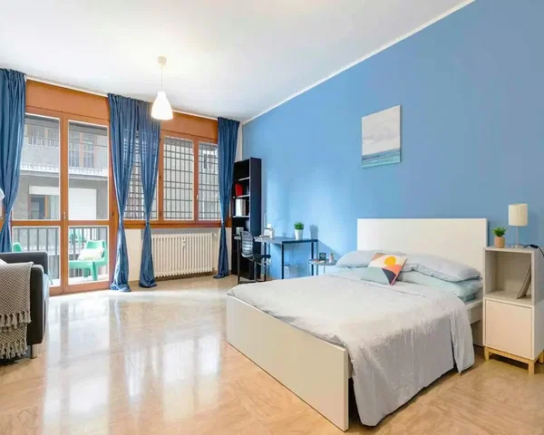 Ložnice; přirozené světlo, moderní styl