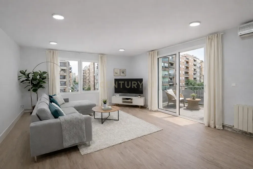 Хол; гледка, естествена светлина, модерен стил