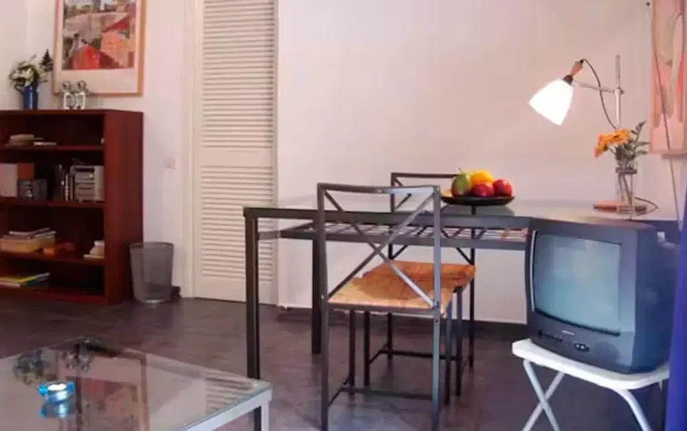 Wohnzimmer; fliesenboden, moderner stil