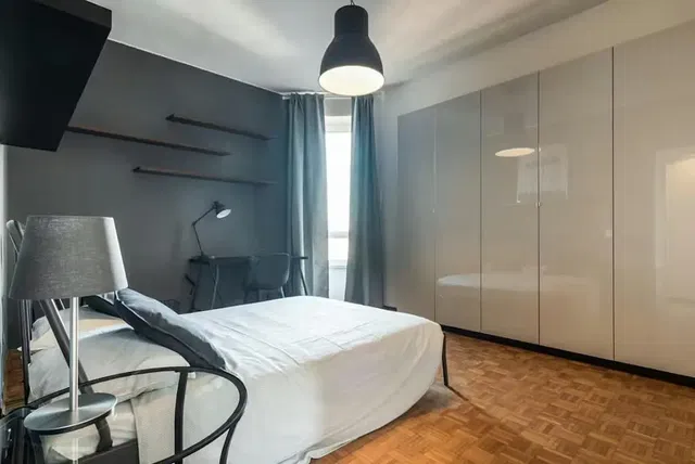 Schlafzimmer; tageslicht, holzboden