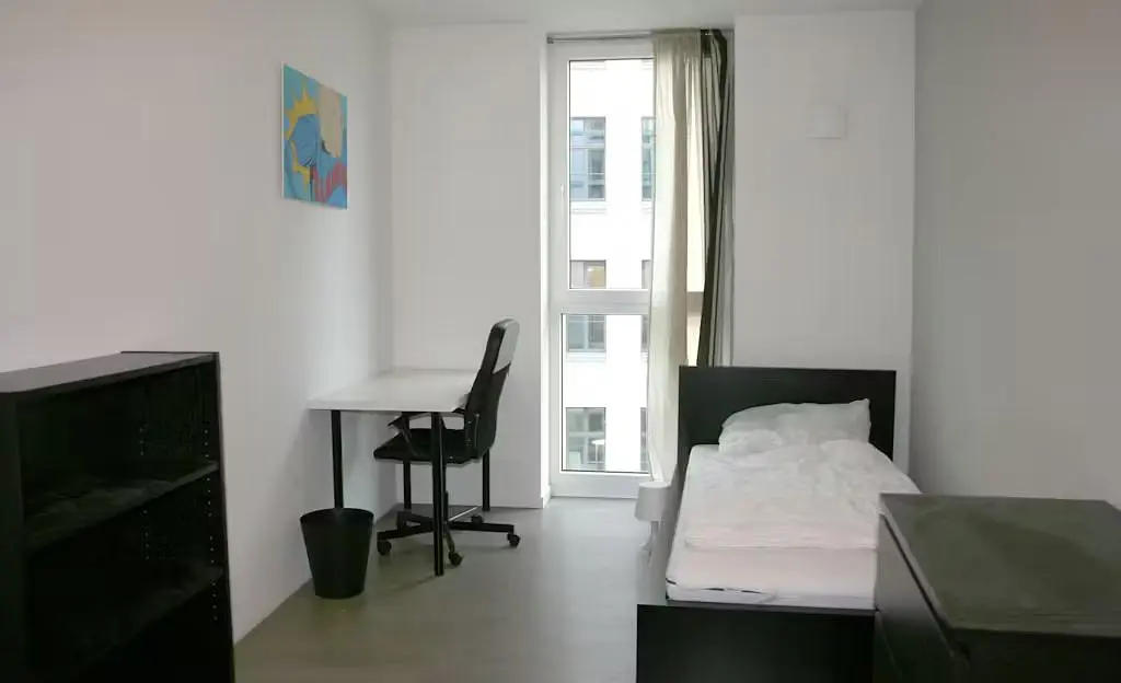 Bedroom; natural light, modern style