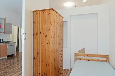 Schlafzimmer; holzboden, holzbalken