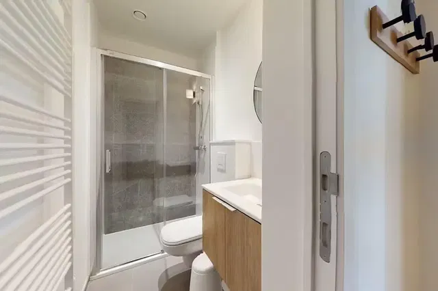 Salle de bain; lumière naturelle, rénové