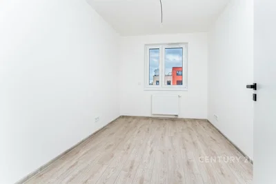 Camera da letto; vista, pavimento in legno, luce naturale, ristrutturato