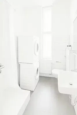 Bathroom; tile floor, natural light