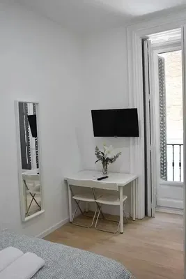 Chambre; lumière naturelle, parquet