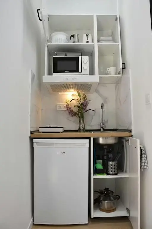 Kuchyně; kuchyňské spotřebiče, přirozené světlo