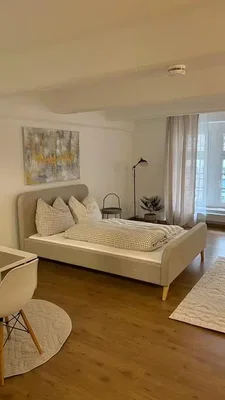 Chambre; lumière naturelle, style moderne, parquet