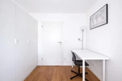Bedroom; wood floor, natural light, modern style