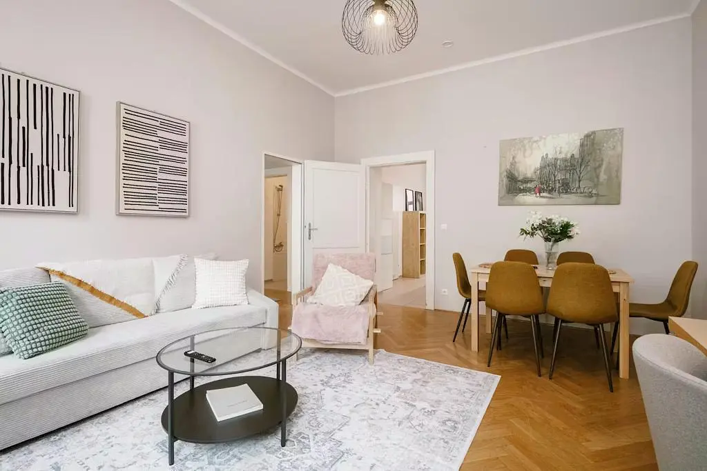 Wohnzimmer; tageslicht, moderner stil