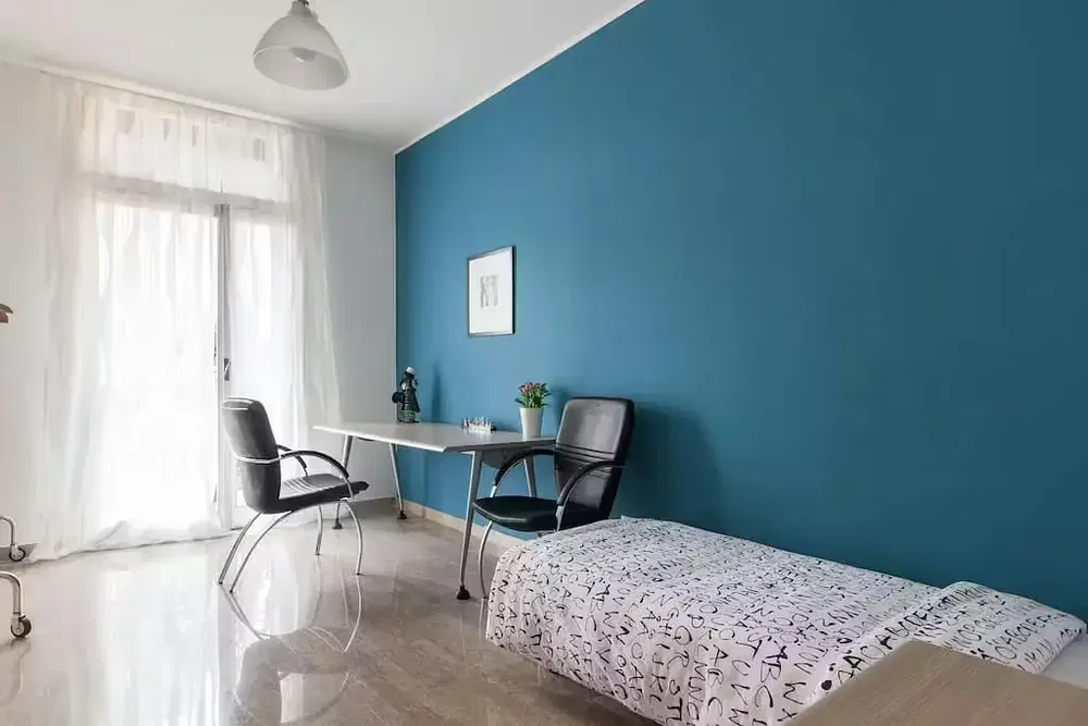 Spálňa; prirodzené svetlo, moderný štýl