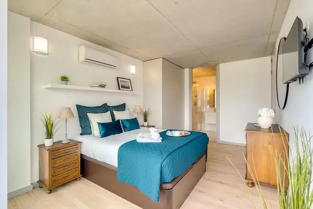 Υπνοδωμάτιο; φυσικό φως, μοντέρνο στυλ