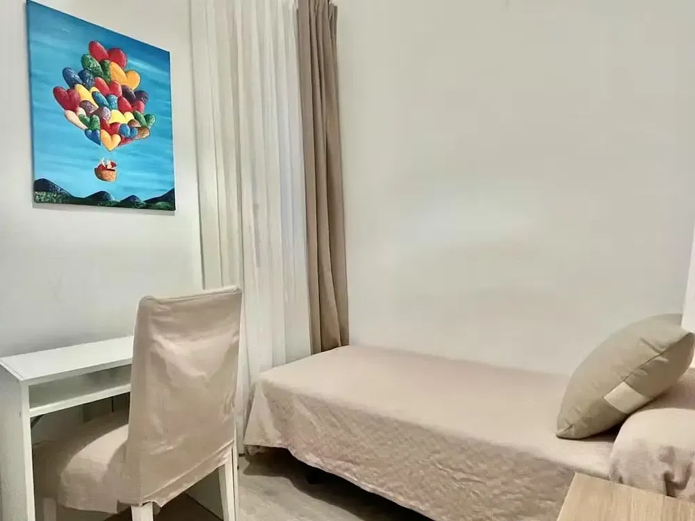 Chambre; style moderne, lumière naturelle