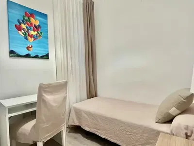 Chambre; style moderne, lumière naturelle