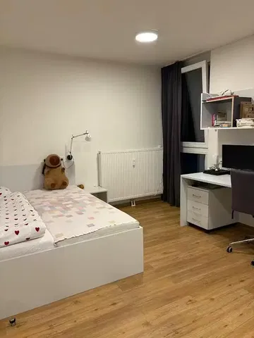 Chambre; parquet, lumière naturelle, style moderne