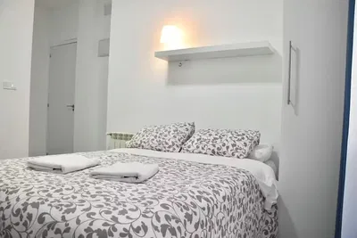 Chambre; lumière naturelle, style moderne