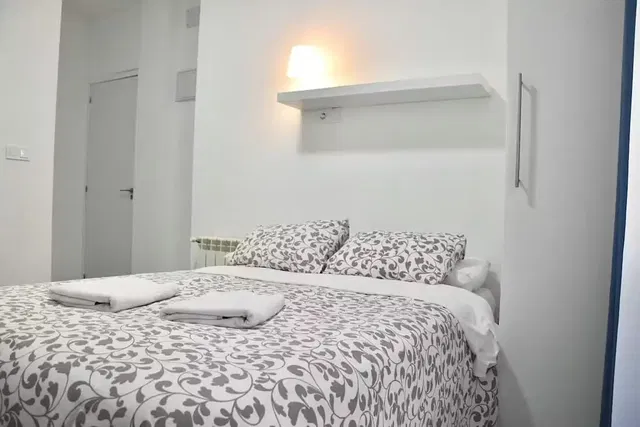 Chambre; lumière naturelle, style moderne