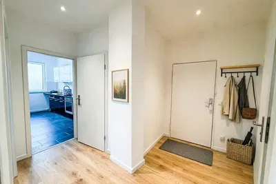 Vestiaire; parquet, lumière naturelle