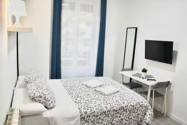 Chambre; lumière naturelle, style moderne