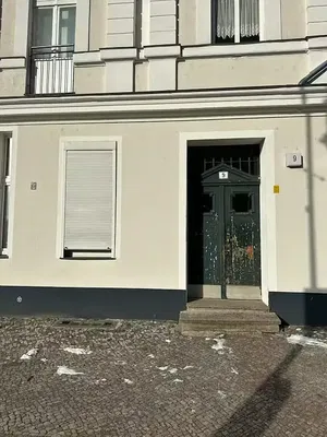 House and surroundings