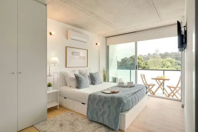 Υπνοδωμάτιο; θέα, φυσικό φως, μοντέρνο στυλ