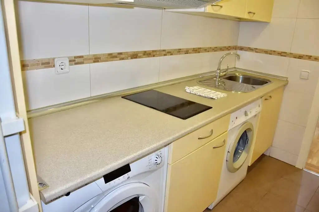 Cuisine; électroménager, carrelage