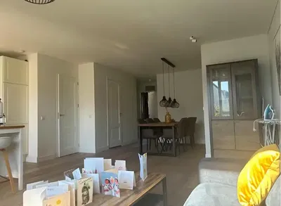 Oturma odası; doğal ışık, modern stil