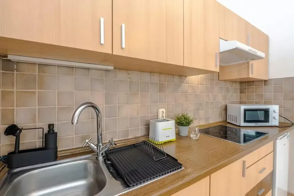 Keuken; keukenapparatuur, natuurlijk licht