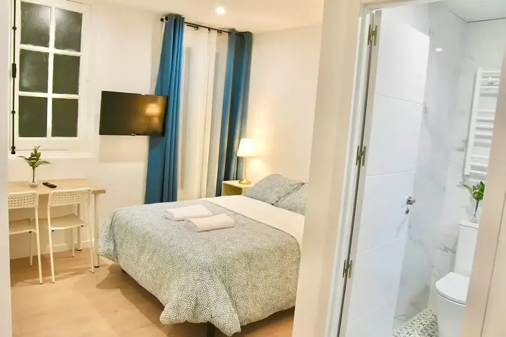 Chambre; lumière naturelle, style moderne