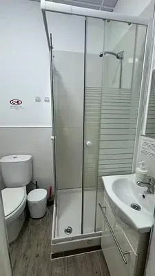 Koupelna; dlažba, přirozené světlo, po rekonstrukci