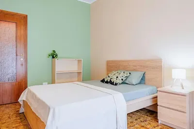 Yatak odası; doğal ışık, modern stil