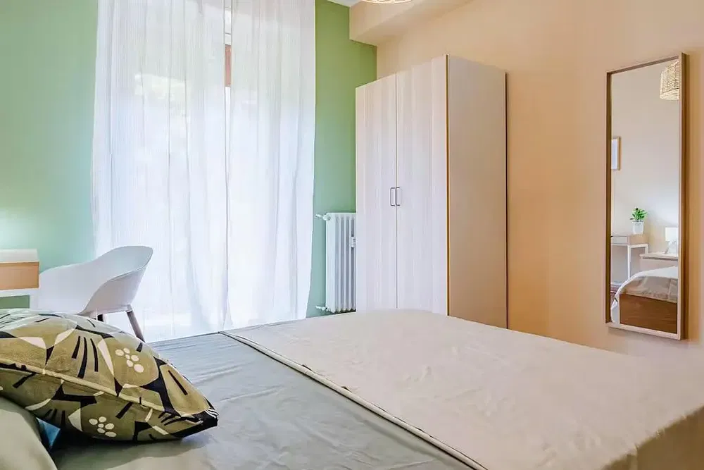 Camera da letto; luce naturale, stile moderno