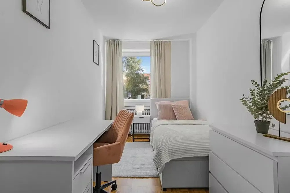 Спалня; естествена светлина, модерен стил