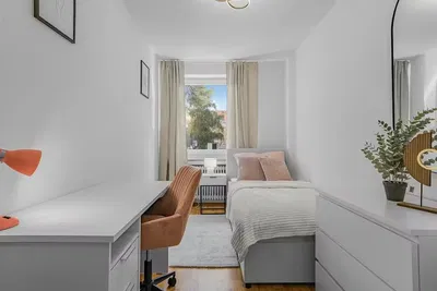 Bedroom; natural light, modern style