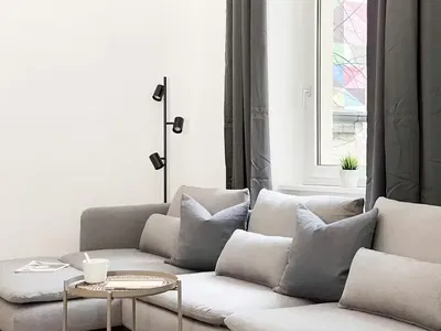 Хол; естествена светлина, модерен стил