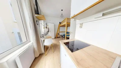 Kitchen; kitchen appliances, natural light