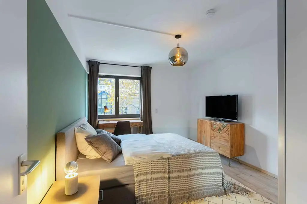 Bedroom; natural light, modern style