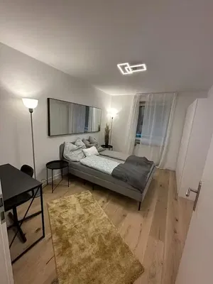 Спалня; естествена светлина, модерен стил, дървен под