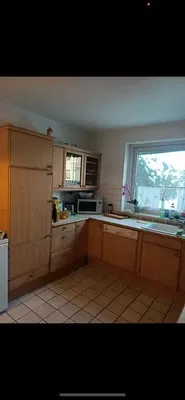 Küche; küchengeräte, fliesenboden, tageslicht