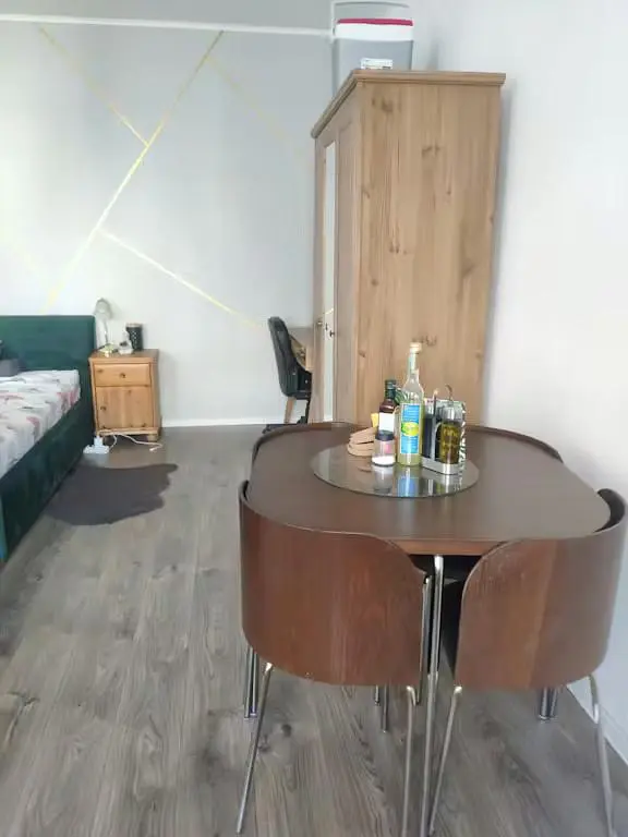 Bedroom; wood floor, natural light