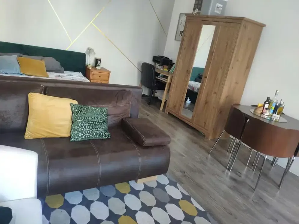 Bedroom; natural light, modern style