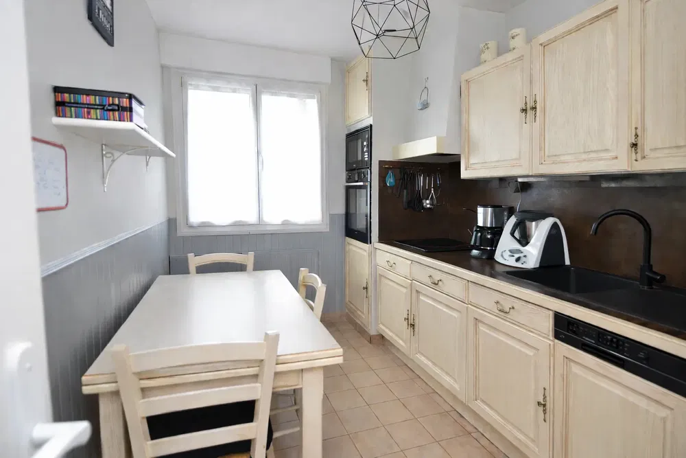 Kuhinja; kućanski aparati, prirodna svjetlost