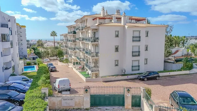 Dom a okolie; výhľad