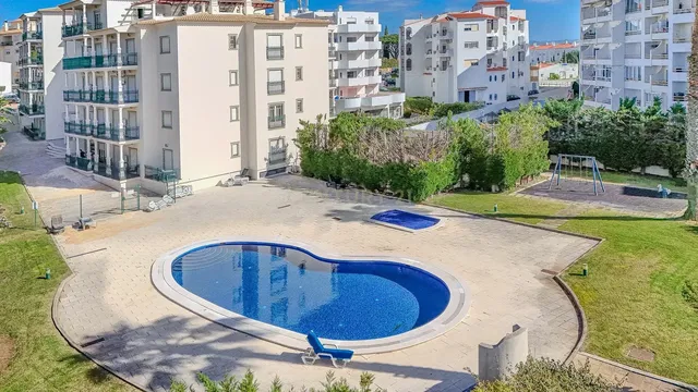 Dom a okolie; výhľad