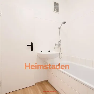 Badezimmer; fliesenboden