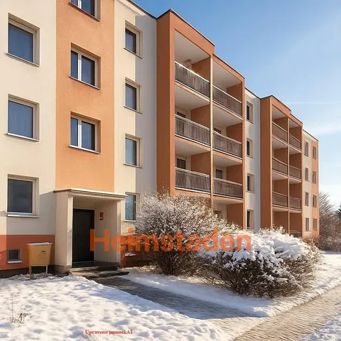 Къща и околности